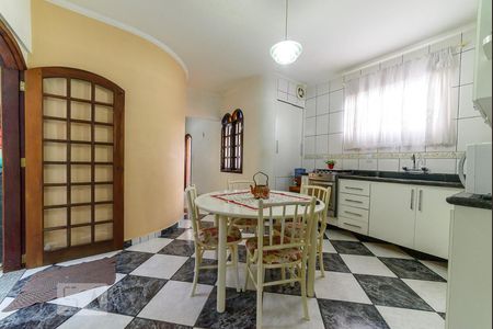 Casa à venda com 400m², 3 quartos e 8 vagasCozinha