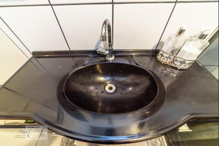 Casa à venda com 400m², 3 quartos e 8 vagasBanheiro Social - Pia