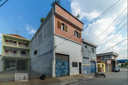 Casa à venda com 400m², 3 quartos e 8 vagasFachada