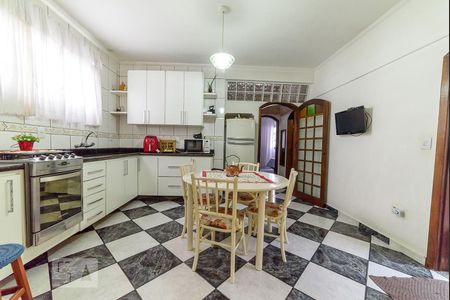 Casa à venda com 400m², 3 quartos e 8 vagasCozinha