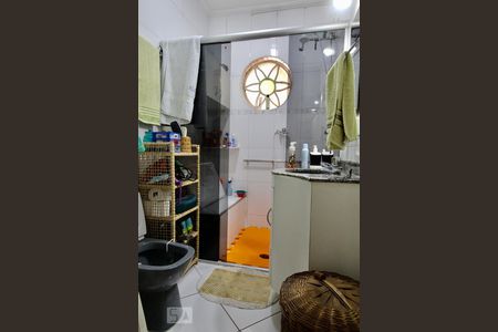 Casa à venda com 120m², 4 quartos e 2 vagasBanheiro 3