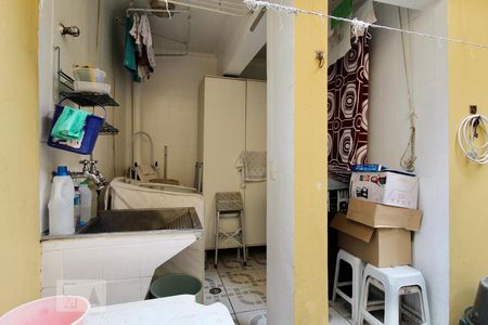 Casa à venda com 120m², 4 quartos e 2 vagasLavanderia