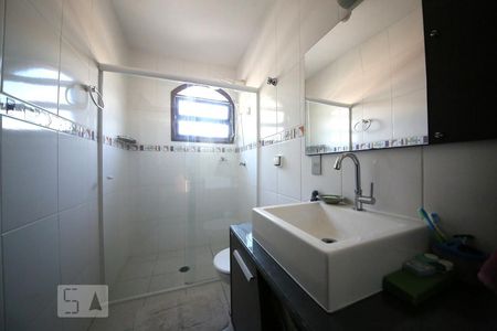 Casa à venda com 204m², 3 quartos e 2 vagasBanheiro 