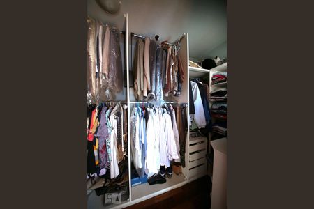 Casa à venda com 204m², 3 quartos e 2 vagasCloset 