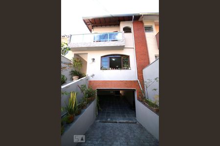 Casa à venda com 204m², 3 quartos e 2 vagasFachada 