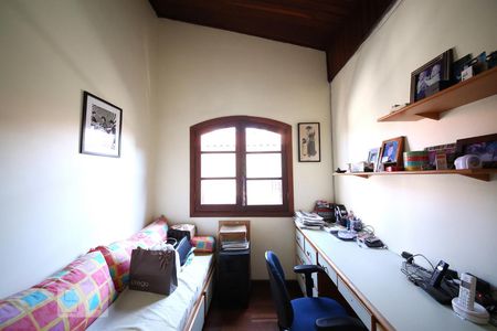 Casa à venda com 204m², 3 quartos e 2 vagasEscritório