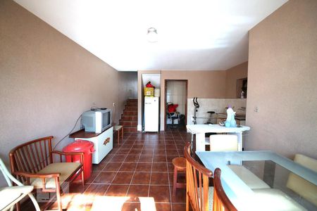 Casa à venda com 204m², 3 quartos e 2 vagasÁrea de Serviço