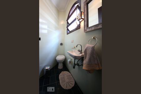 Casa à venda com 204m², 3 quartos e 2 vagasLavabo