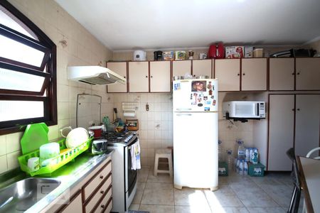 Casa à venda com 204m², 3 quartos e 2 vagasCozinha 