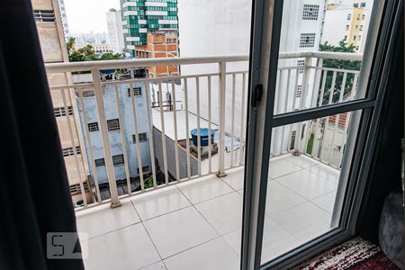 Varanda de kitnet/studio para alugar com 1 quarto, 28m² em Liberdade, São Paulo