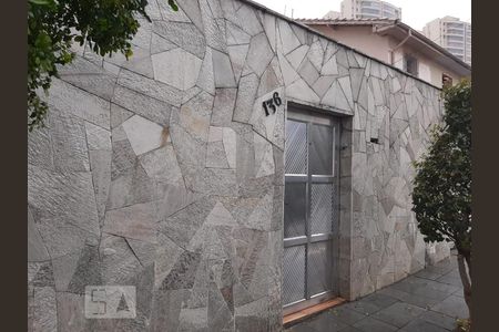 Casa à venda com 140m², 3 quartos e 3 vagas Casa à venda com 140m², 3 quartos e 3 vagasFachada da Casa