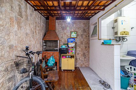 Casa de condomínio à venda com 117m², 4 quartos e 2 vagasEspaço Gourmet