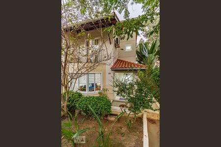 Casa de condomínio à venda com 117m², 4 quartos e 2 vagasFachada