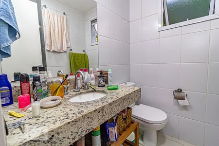 Casa de condomínio à venda com 117m², 4 quartos e 2 vagasBanheiro Social 2
