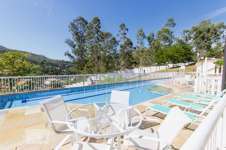 Casa de condomínio à venda com 117m², 4 quartos e 2 vagasPiscina