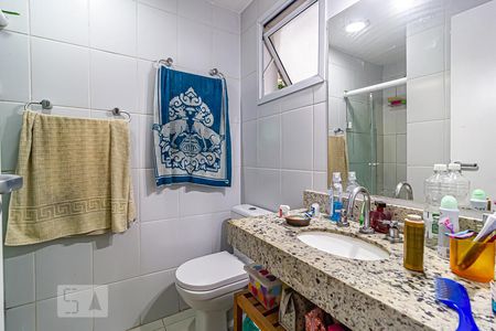 Casa de condomínio à venda com 117m², 4 quartos e 2 vagasBanheiro da Suite