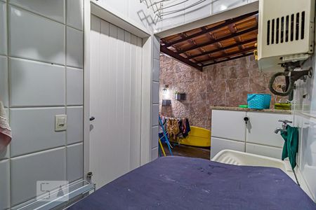 Casa de condomínio à venda com 117m², 4 quartos e 2 vagasÁrea de Serviço
