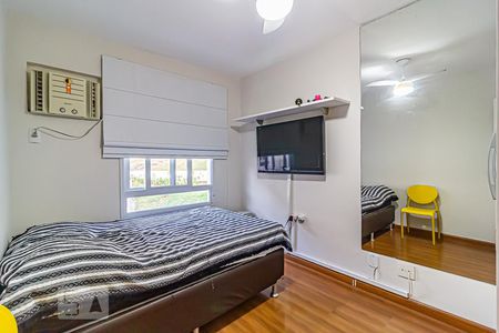 Casa de condomínio à venda com 117m², 4 quartos e 2 vagasQuarto 3