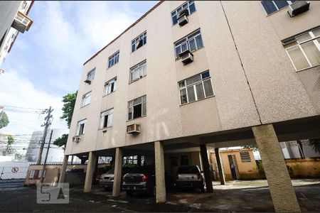 Apartamento para alugar com 65m², 2 quartos e 1 vaga Apartamento para alugar com 65m², 2 quartos e 1 vagaFachada