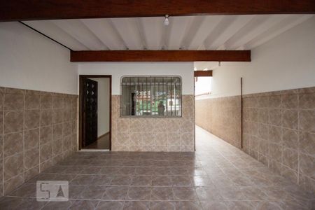 Casa para alugar com 122m², 4 quartos e 2 vagas Casa para alugar com 122m², 4 quartos e 2 vagasFachada
