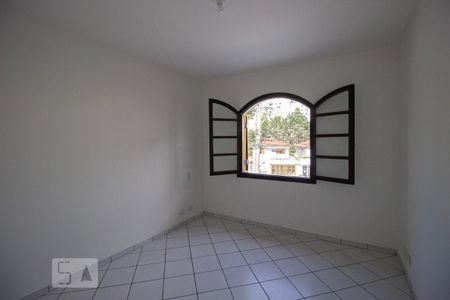 Quarto 1 de casa para alugar com 4 quartos, 122m² em Jardim Ester, São Paulo