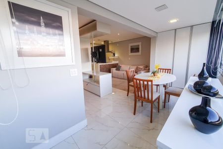 Sala de kitnet/studio para alugar com 1 quarto, 50m² em Parque Industrial Tomas Edson, São Paulo