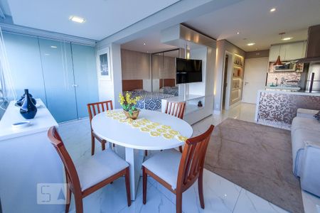 Sala de kitnet/studio para alugar com 1 quarto, 50m² em Parque Industrial Tomas Edson, São Paulo
