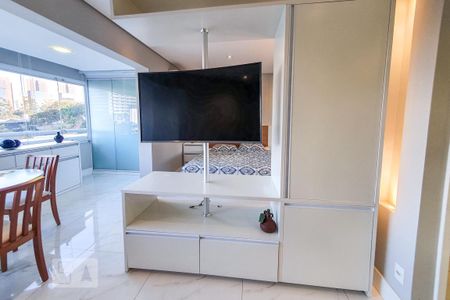 Sala de kitnet/studio para alugar com 1 quarto, 50m² em Parque Industrial Tomas Edson, São Paulo
