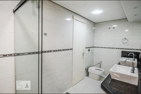 Apartamento à venda com 207m², 3 quartos e 3 vagas Apartamento à venda com 207m², 3 quartos e 3 vagasBanheiro da Suíte 3