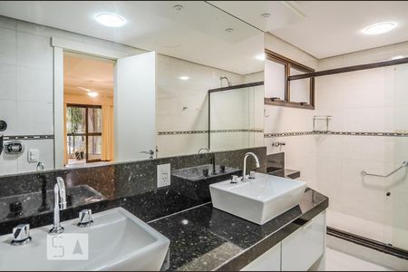 Apartamento à venda com 207m², 3 quartos e 3 vagas Apartamento à venda com 207m², 3 quartos e 3 vagasBanheiro da Suíte 3