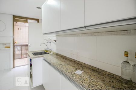 Apartamento à venda com 207m², 3 quartos e 3 vagas Apartamento à venda com 207m², 3 quartos e 3 vagasCozinha