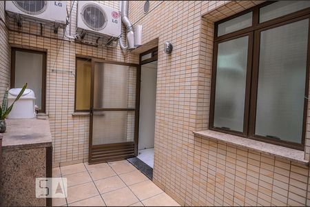 Apartamento à venda com 207m², 3 quartos e 3 vagas Apartamento à venda com 207m², 3 quartos e 3 vagasÁrea