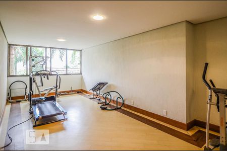 Apartamento à venda com 207m², 3 quartos e 3 vagas Apartamento à venda com 207m², 3 quartos e 3 vagasAcademia