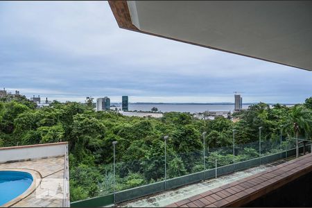 Apartamento à venda com 207m², 3 quartos e 3 vagas Apartamento à venda com 207m², 3 quartos e 3 vagasPiscina