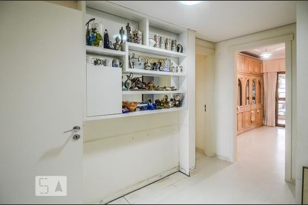 Apartamento à venda com 207m², 3 quartos e 3 vagas Apartamento à venda com 207m², 3 quartos e 3 vagasCirculação