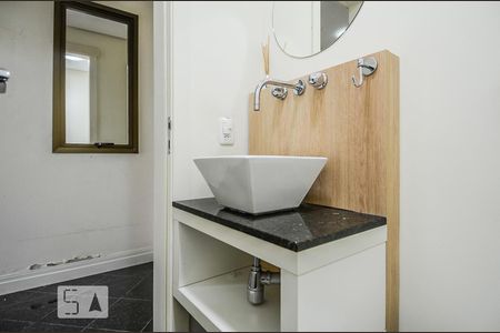 Apartamento à venda com 207m², 3 quartos e 3 vagas Apartamento à venda com 207m², 3 quartos e 3 vagasLavabo