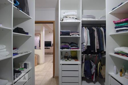 Casa à venda com 256m², 5 quartos e 3 vagas Casa à venda com 256m², 5 quartos e 3 vagasQuarto 1