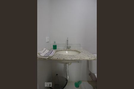 Casa à venda com 256m², 5 quartos e 3 vagas Casa à venda com 256m², 5 quartos e 3 vagasLavabo