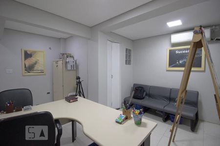 Casa à venda com 256m², 5 quartos e 3 vagas Casa à venda com 256m², 5 quartos e 3 vagasQuarto 5