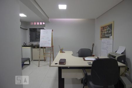 Casa à venda com 256m², 5 quartos e 3 vagas Casa à venda com 256m², 5 quartos e 3 vagasQuarto 5