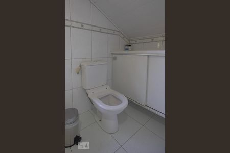 Casa à venda com 256m², 5 quartos e 3 vagas Casa à venda com 256m², 5 quartos e 3 vagasBanheiro 2