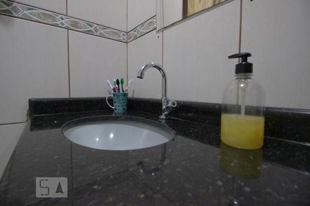 Casa à venda com 256m², 5 quartos e 3 vagas Casa à venda com 256m², 5 quartos e 3 vagasDetalhe Banheiro 3