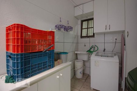 Casa à venda com 256m², 5 quartos e 3 vagas Casa à venda com 256m², 5 quartos e 3 vagasÁrea de Serviço