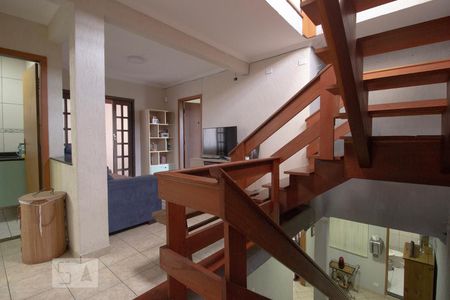 Sala 2 de casa à venda com 5 quartos, 256m² em Conjunto Residencial Butantã, São Paulo