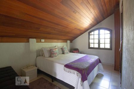 Casa à venda com 256m², 5 quartos e 3 vagas Casa à venda com 256m², 5 quartos e 3 vagasQuarto 4