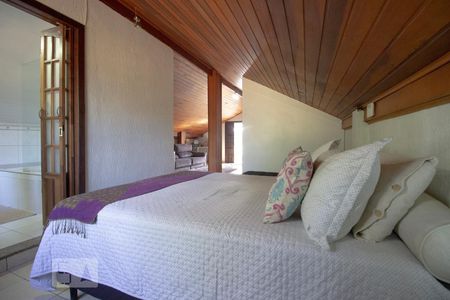 Casa à venda com 256m², 5 quartos e 3 vagas Casa à venda com 256m², 5 quartos e 3 vagasQuarto 4