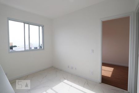 Sala de apartamento para alugar com 1 quarto, 40m² em Jardim Tupanci, Barueri