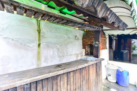 Casa à venda com 300m², 4 quartos e 4 vagasChurrasqueira