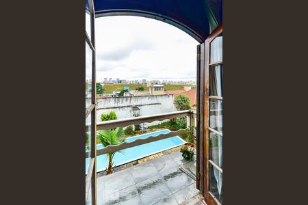 Casa à venda com 300m², 4 quartos e 4 vagasSuíte