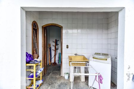 Casa à venda com 300m², 4 quartos e 4 vagasLavanderia